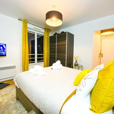 The Golden House * Parking * Garden Apartment คอร์เบล-เอซองส์ ภายนอก รูปภาพ