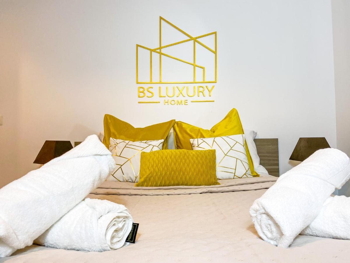 The Golden House * Parking * Garden Apartment คอร์เบล-เอซองส์ ภายนอก รูปภาพ