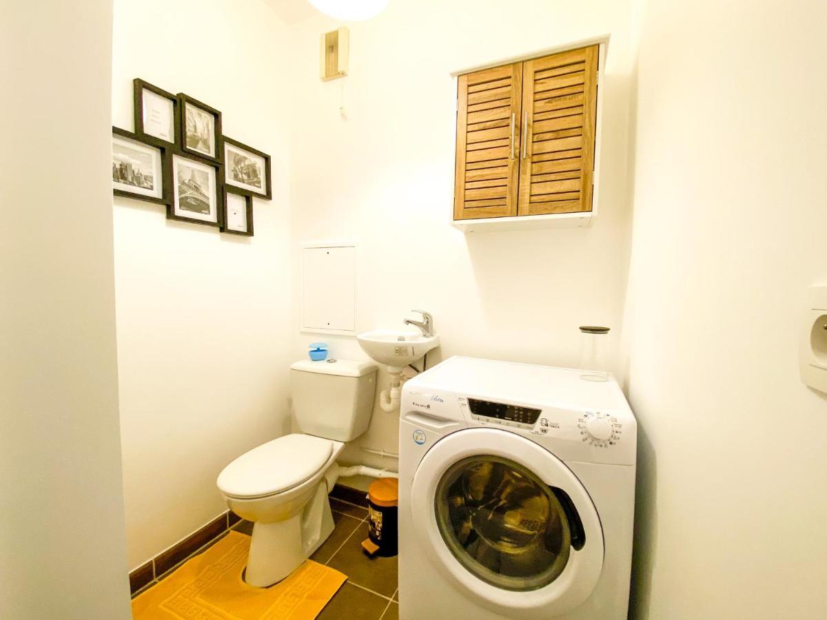 The Golden House * Parking * Garden Apartment คอร์เบล-เอซองส์ ภายนอก รูปภาพ